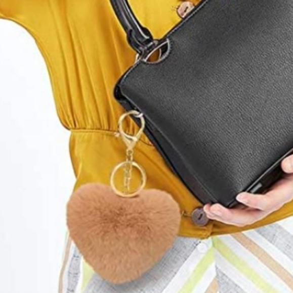 🧡puff ball key chain - Picture 2 of 4